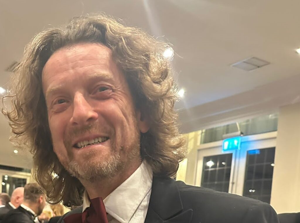 Aaron Head And Shoulders At Award 2024