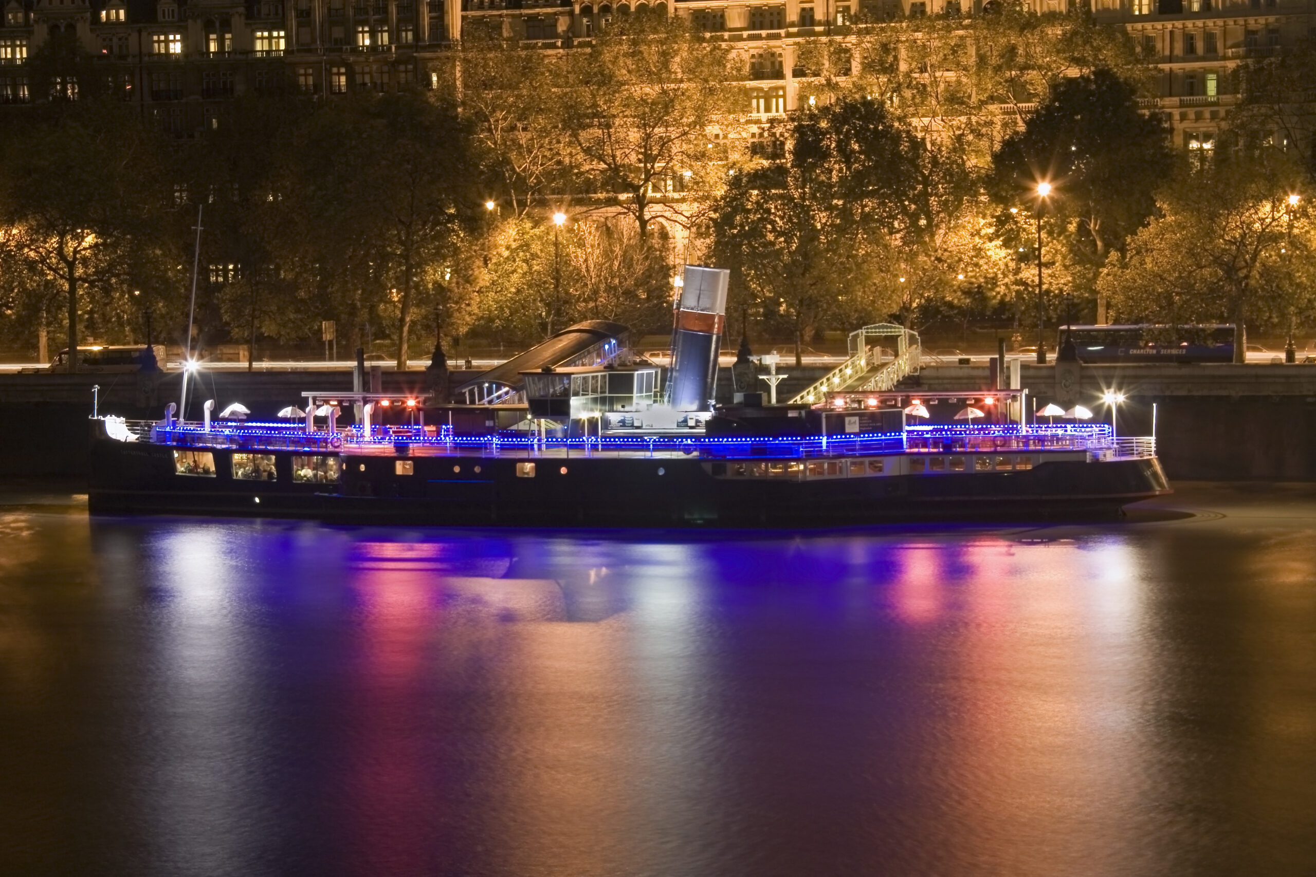 Party,boat,on,the,thames